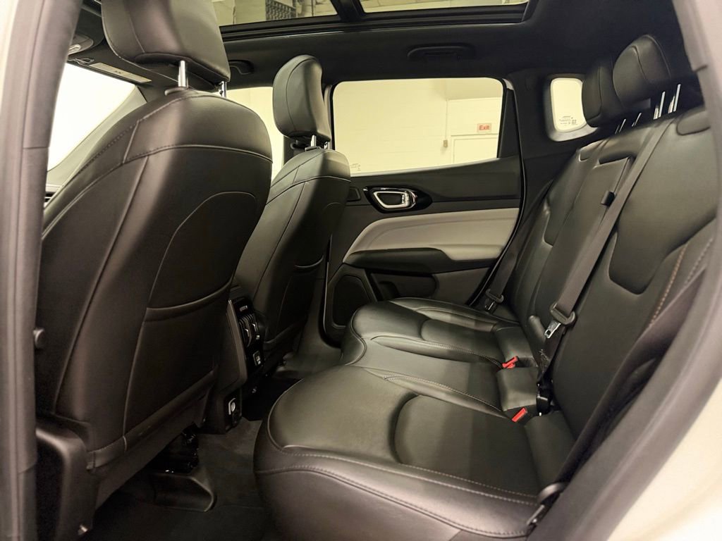 Used 2023 Jeep Compass Limited w/ Sun and Sound Group image 16