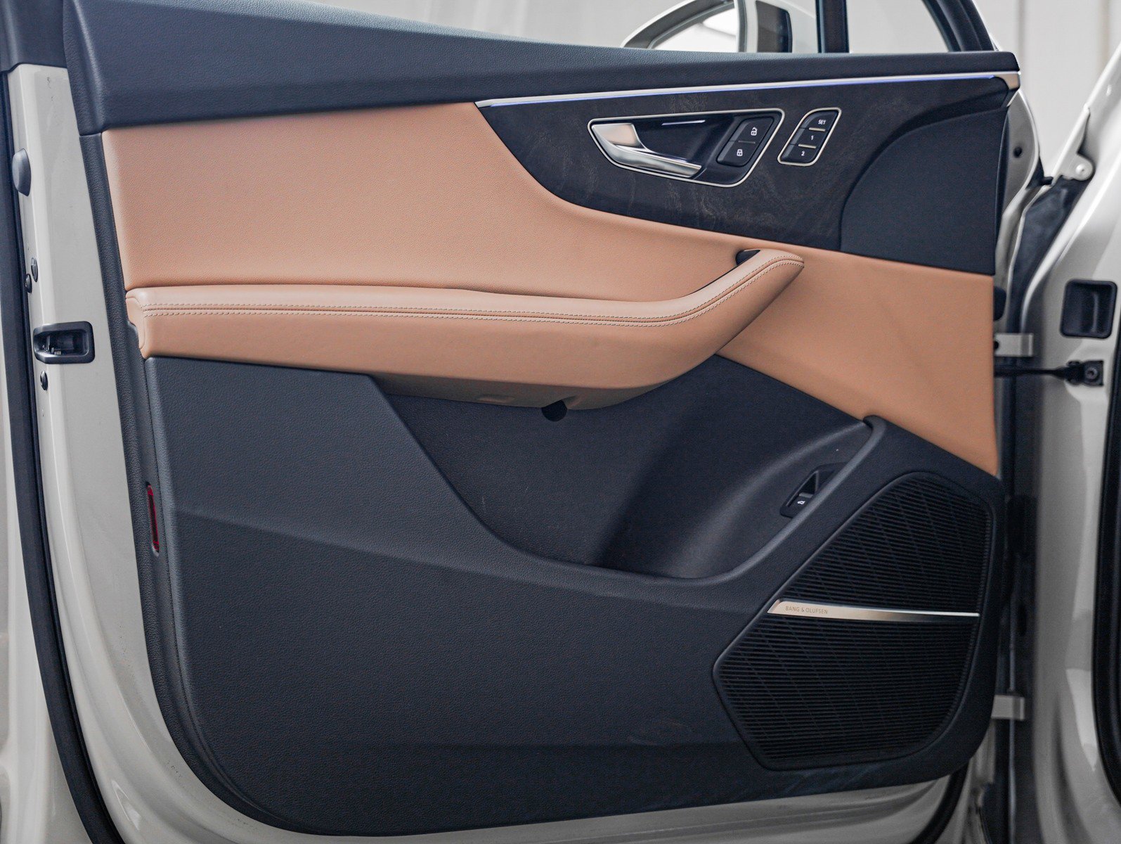 Used 2022 Audi Q7 Premium Plus w/ Premium Plus Package image 18