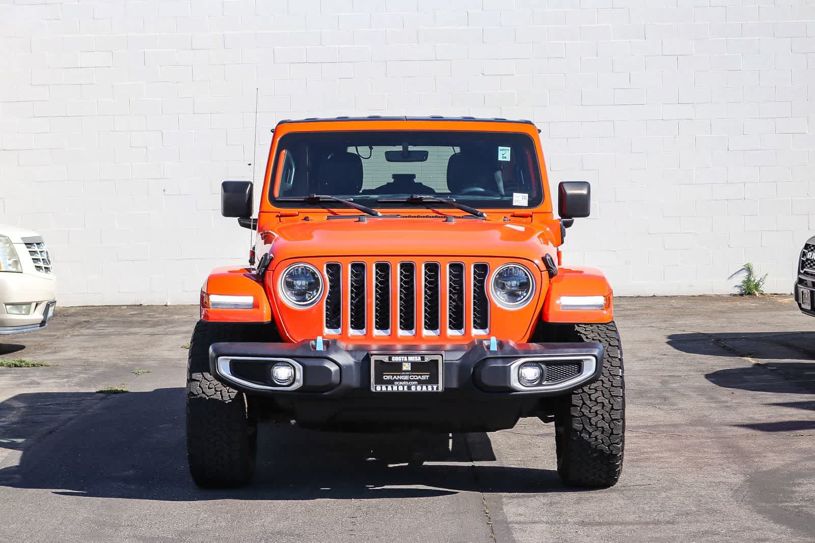 Used 2023 Jeep Wrangler Unlimited Sahara AWD/4WD image 2