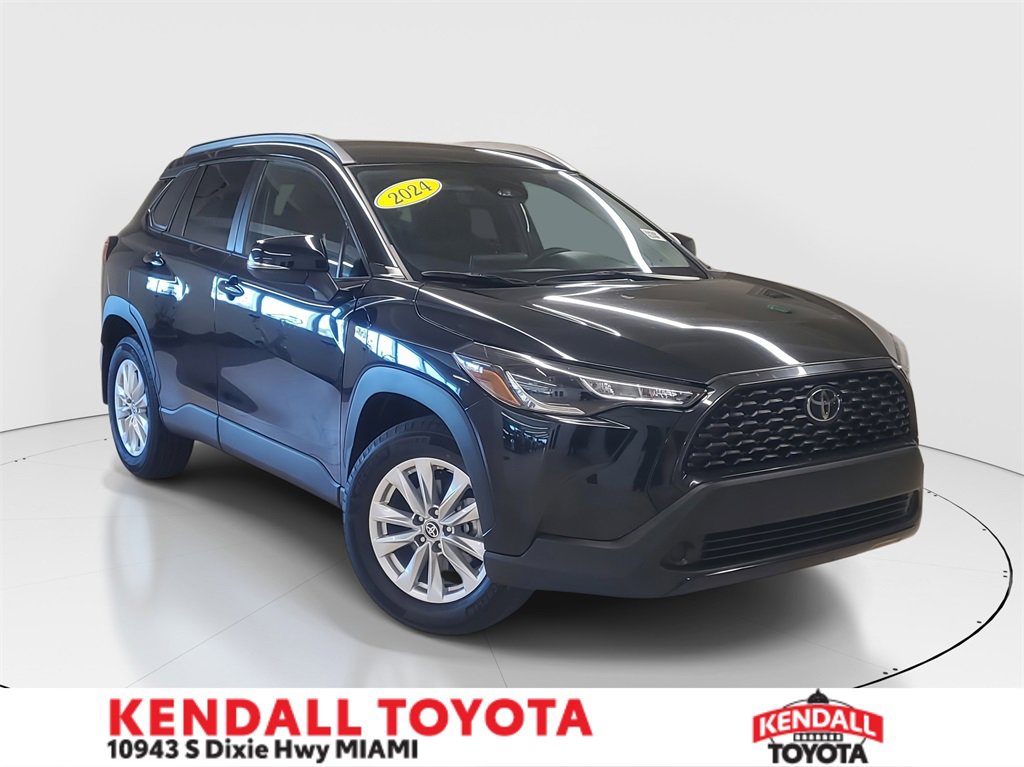 Used 2024 Toyota Corolla Cross LE image 1