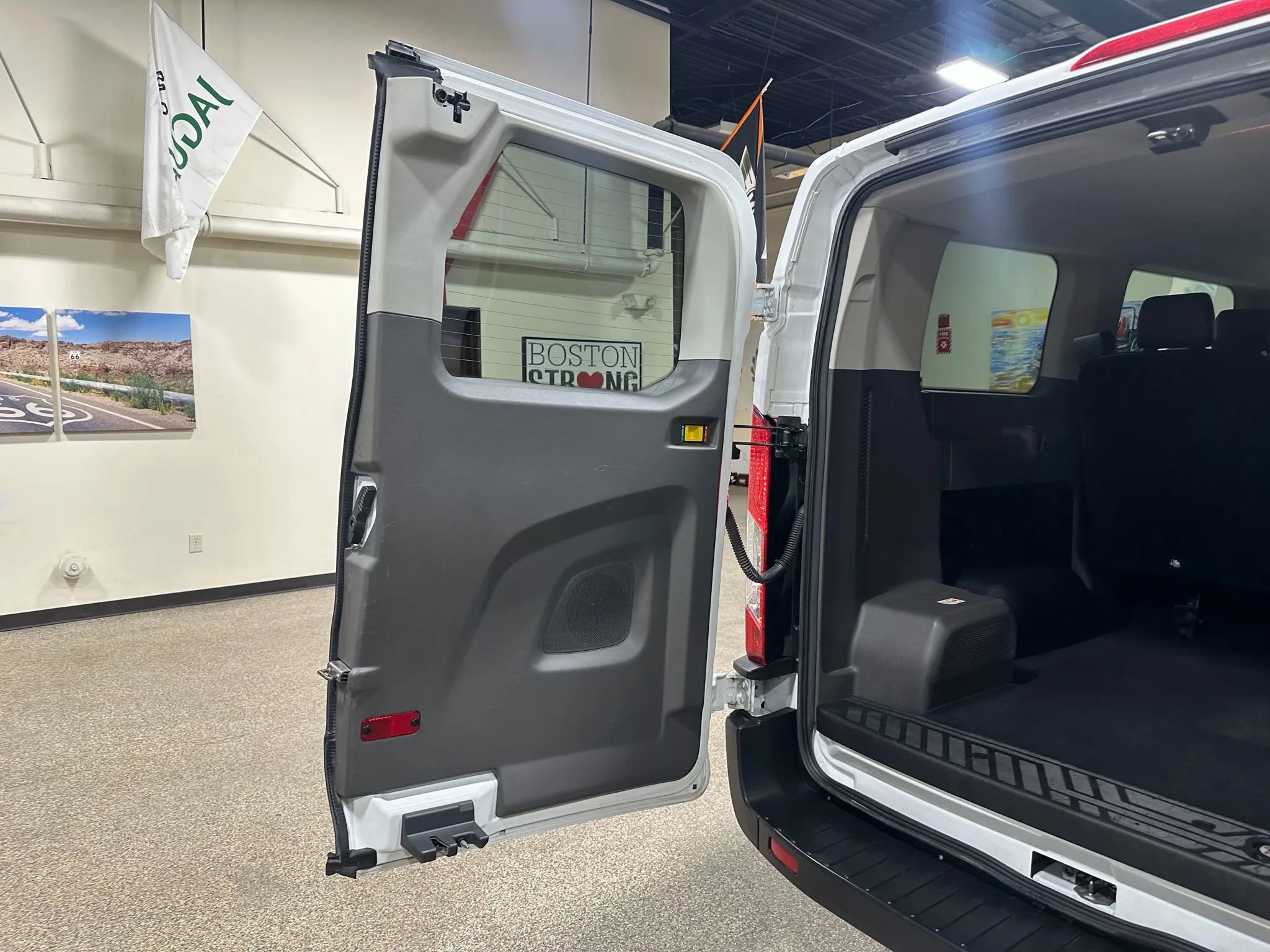 Used 2020 Ford Transit 150 XL RWD image 18