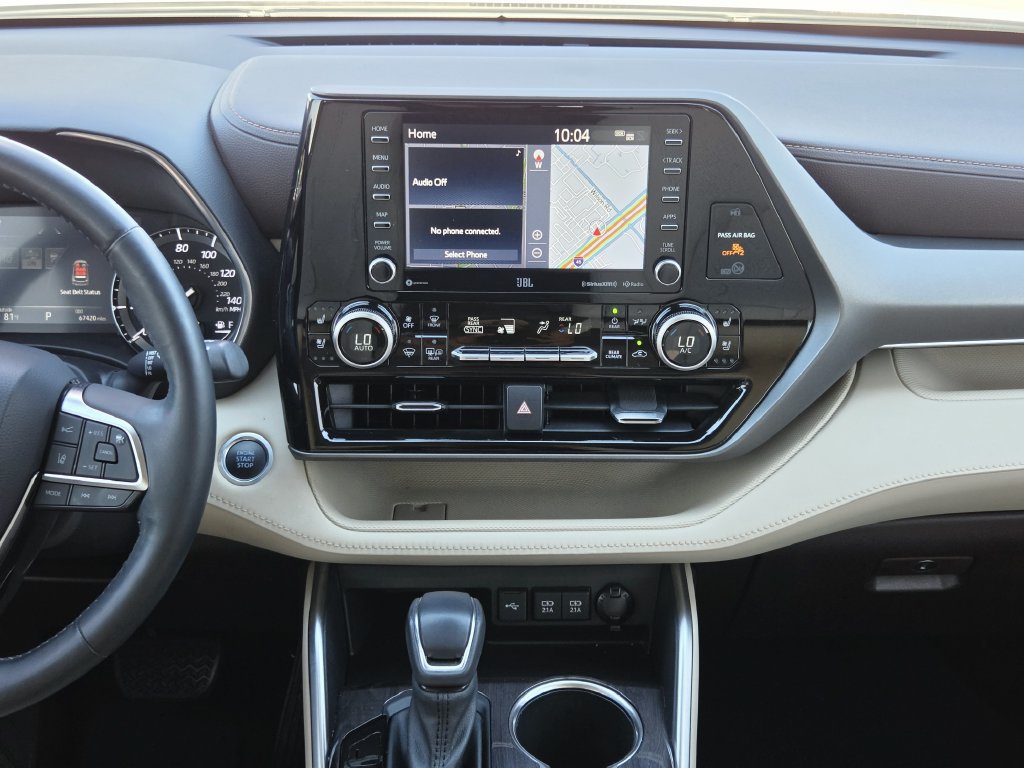 Used 2021 Toyota Highlander Limited FWD image 19