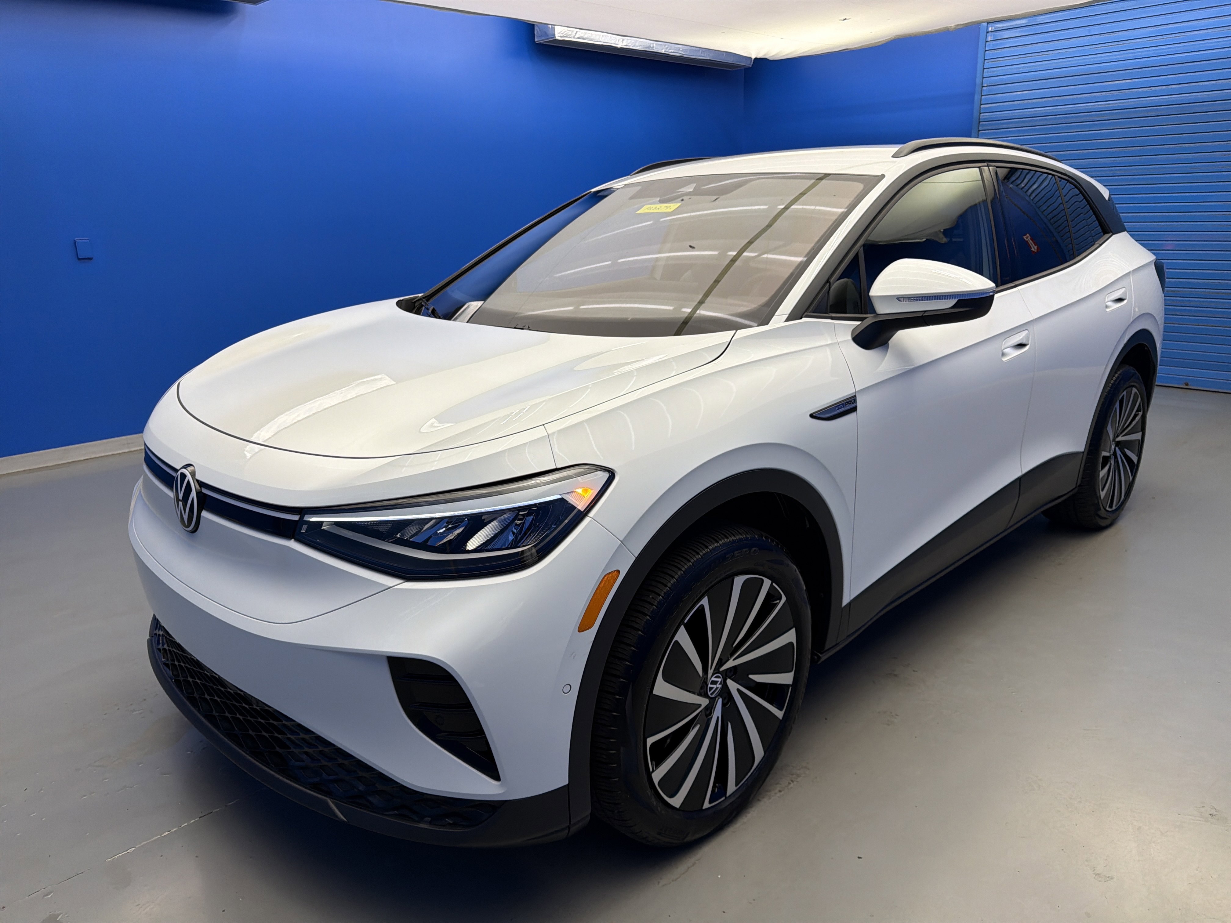 Certified 2025 Volkswagen ID.4 Pro AWD/4WD image 4