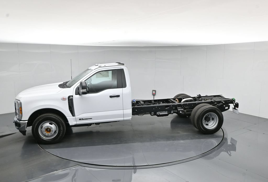 New 2026 Ford F350 XL w/ XL Chrome Package RWD image 37