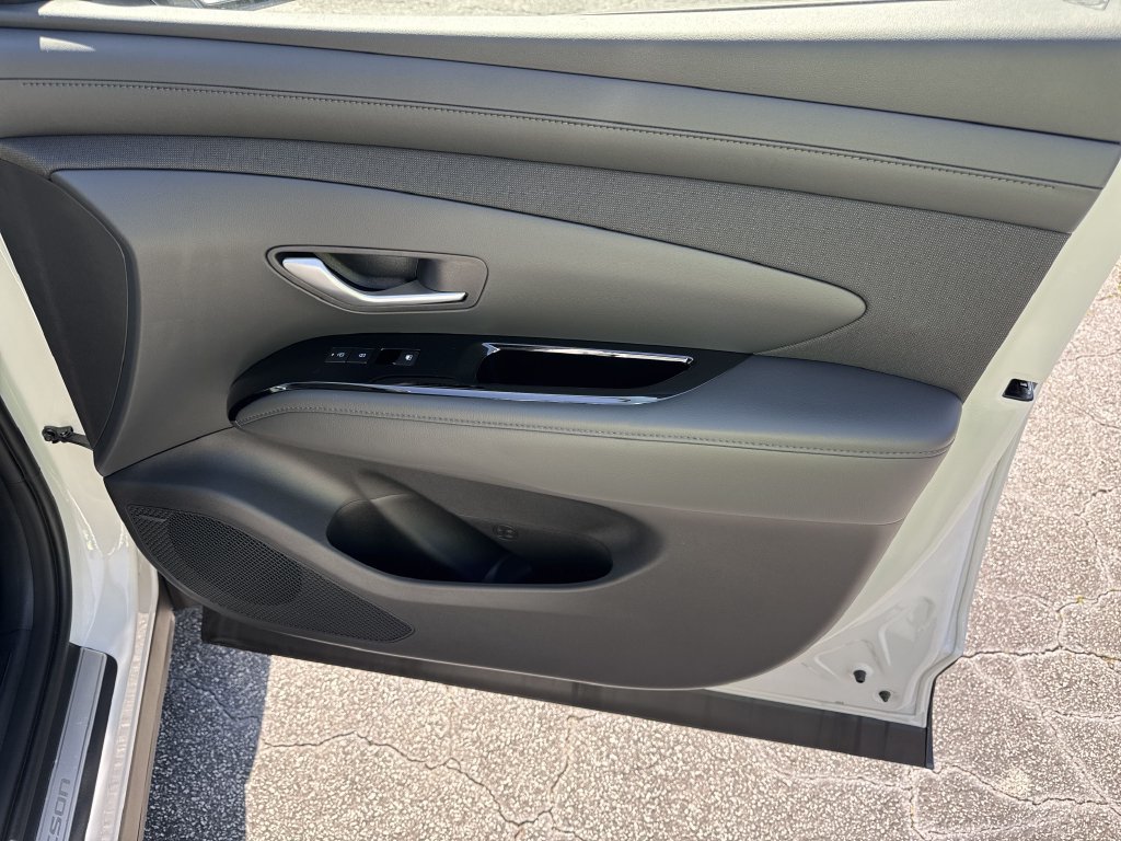 New 2025 Hyundai Tucson Limited AWD/4WD image 14