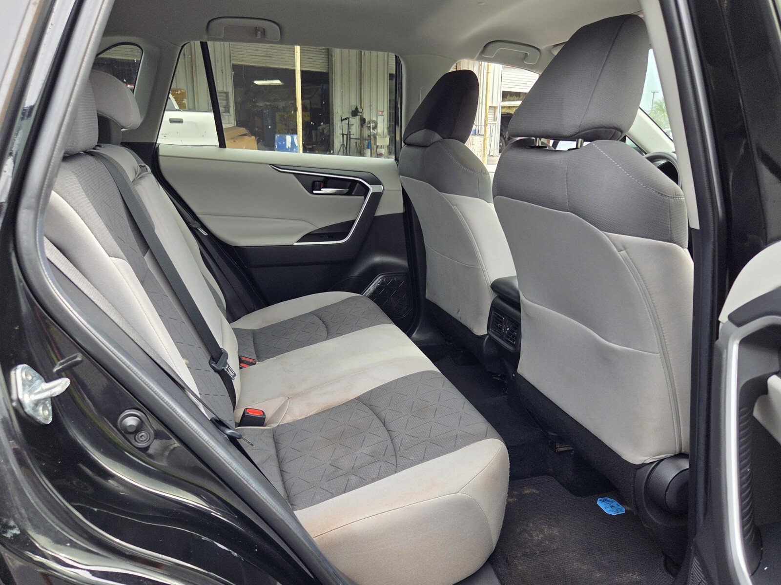 Used 2022 Toyota RAV4 XLE FWD image 16
