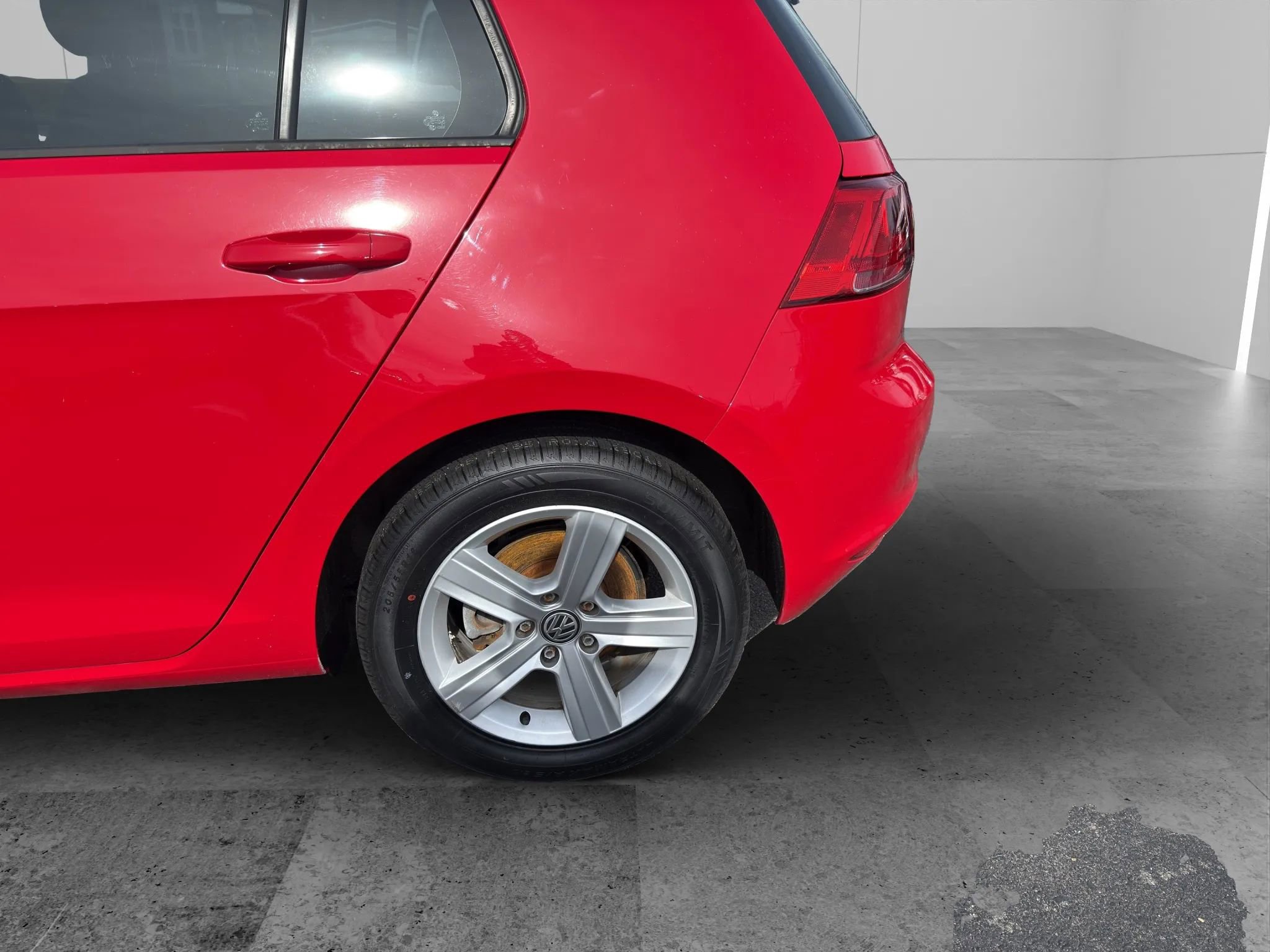 Used 2017 Volkswagen Golf Wolfsburg Edition image 22