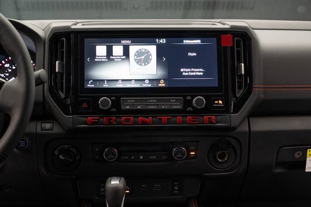 Used 2025 Nissan Frontier PRO-4X w/ Pro Convenience Package image 27