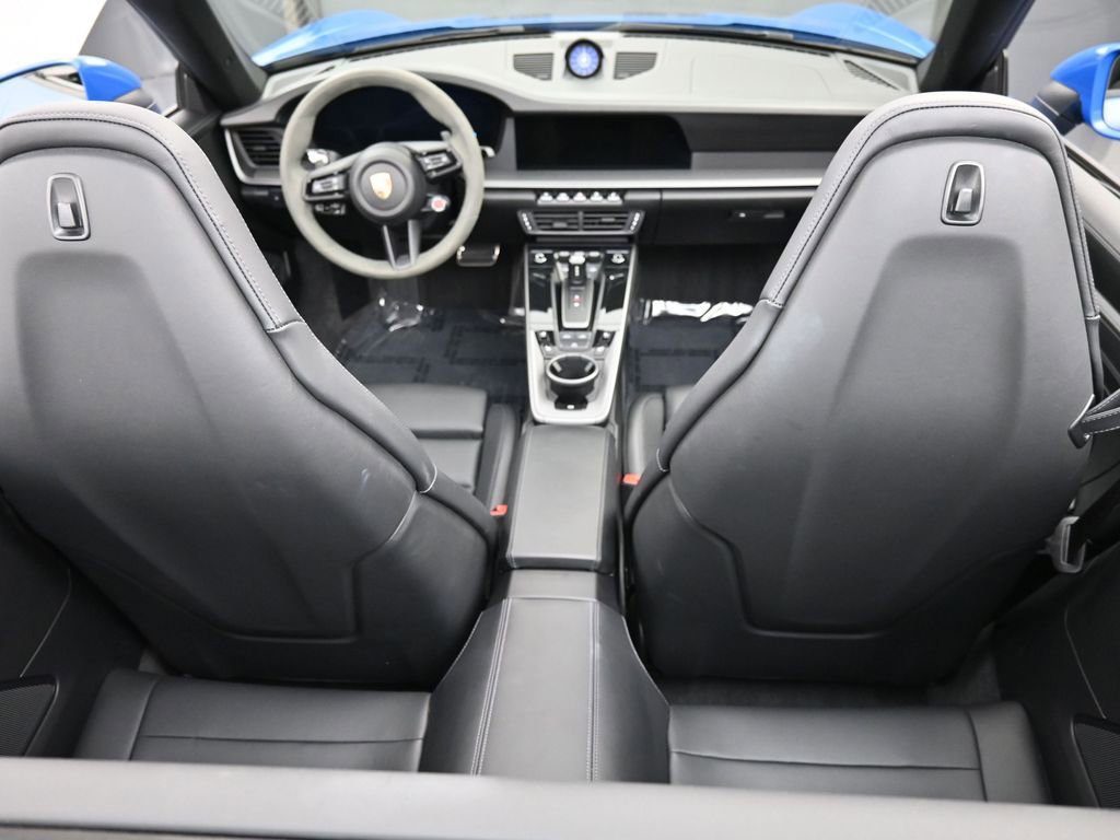 Certified 2025 Porsche 911 Carrera image 12