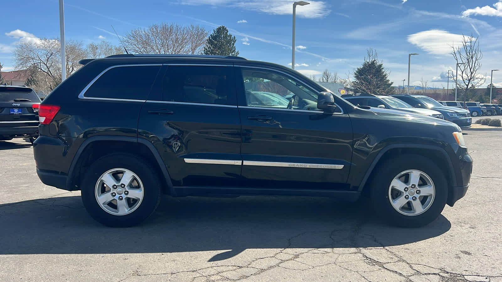 Used 2012 Jeep Grand Cherokee Laredo w/ Laredo E Group image 4