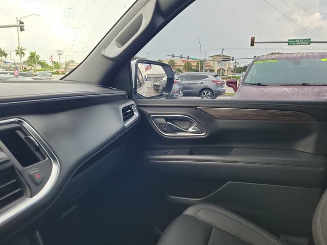 Used 2022 Chevrolet Suburban LT RWD image 27