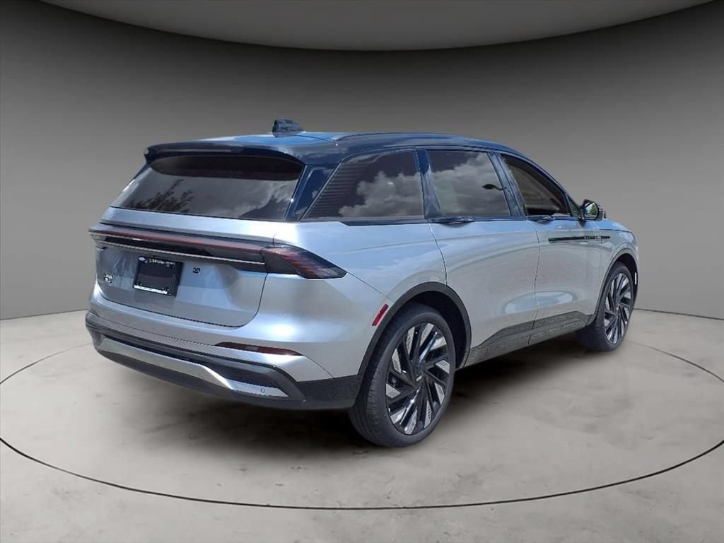 New 2025 Lincoln Nautilus Reserve w/ Jet Appearance Package AWD/4WD image 10