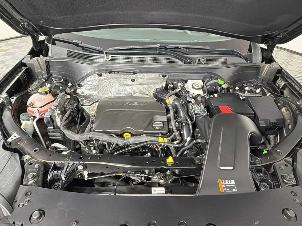 Used 2025 Chevrolet Trax RS w/ Sunroof Package FWD image 29