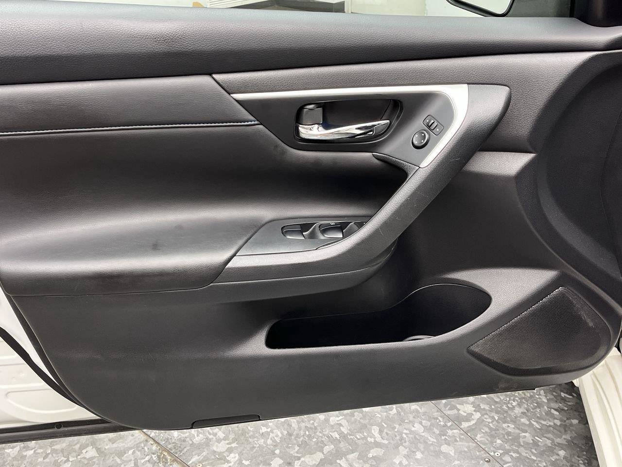 Used 2018 Nissan Altima 2.5 SR FWD image 6