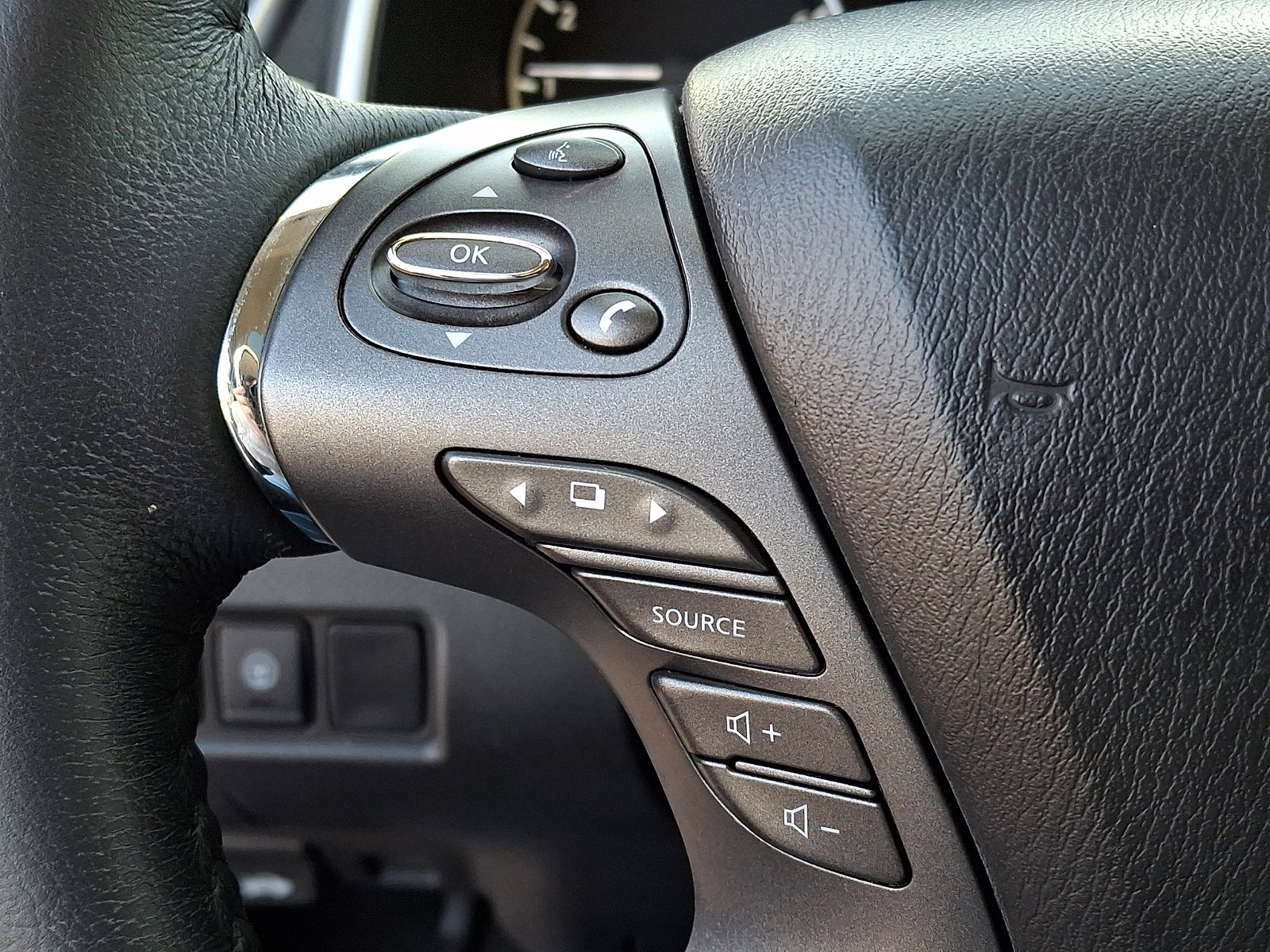 Used 2020 Nissan Murano SL w/ Moonroof Package AWD/4WD image 23