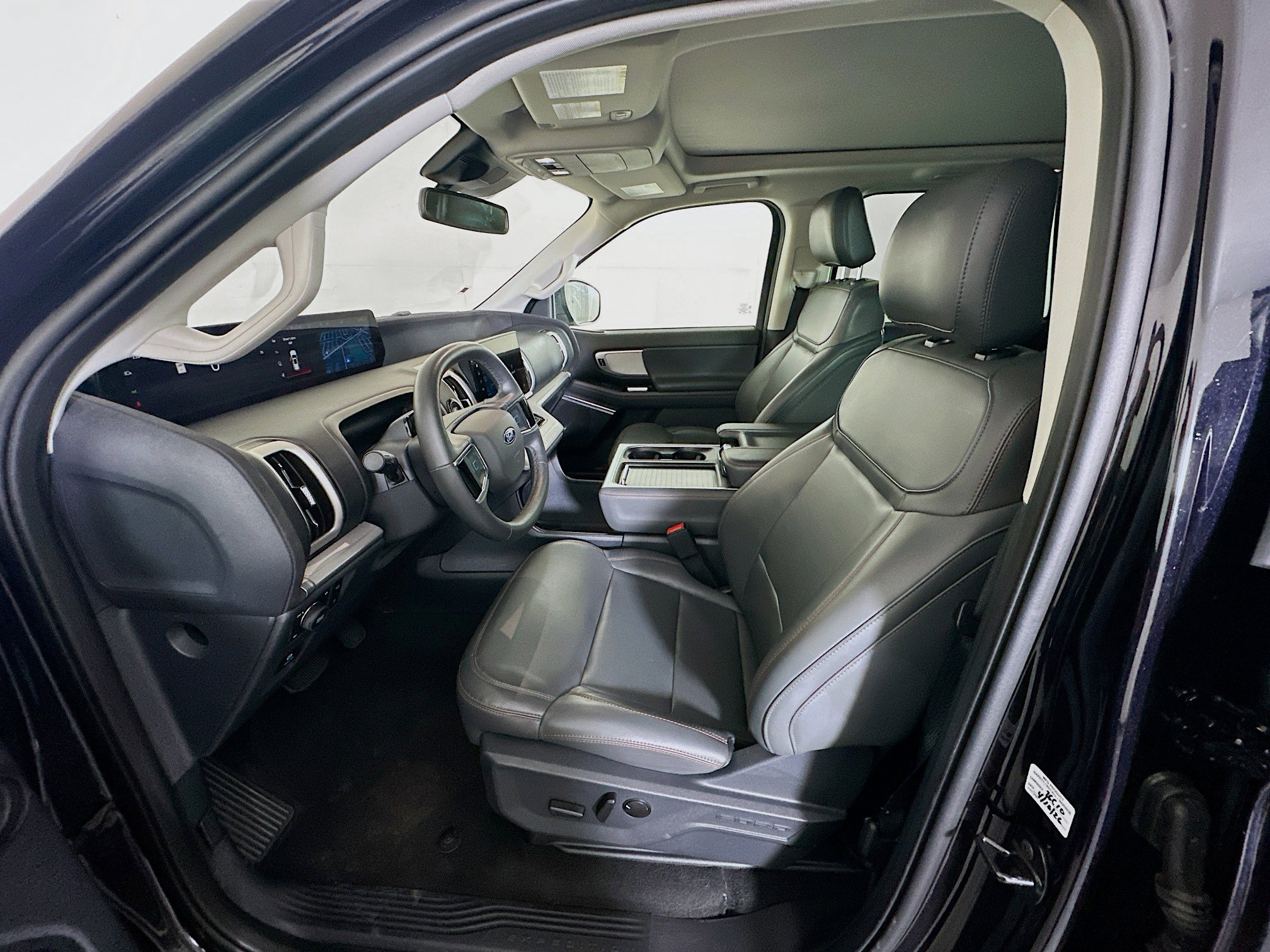 Used 2025 Ford Expedition Max Active AWD/4WD image 13