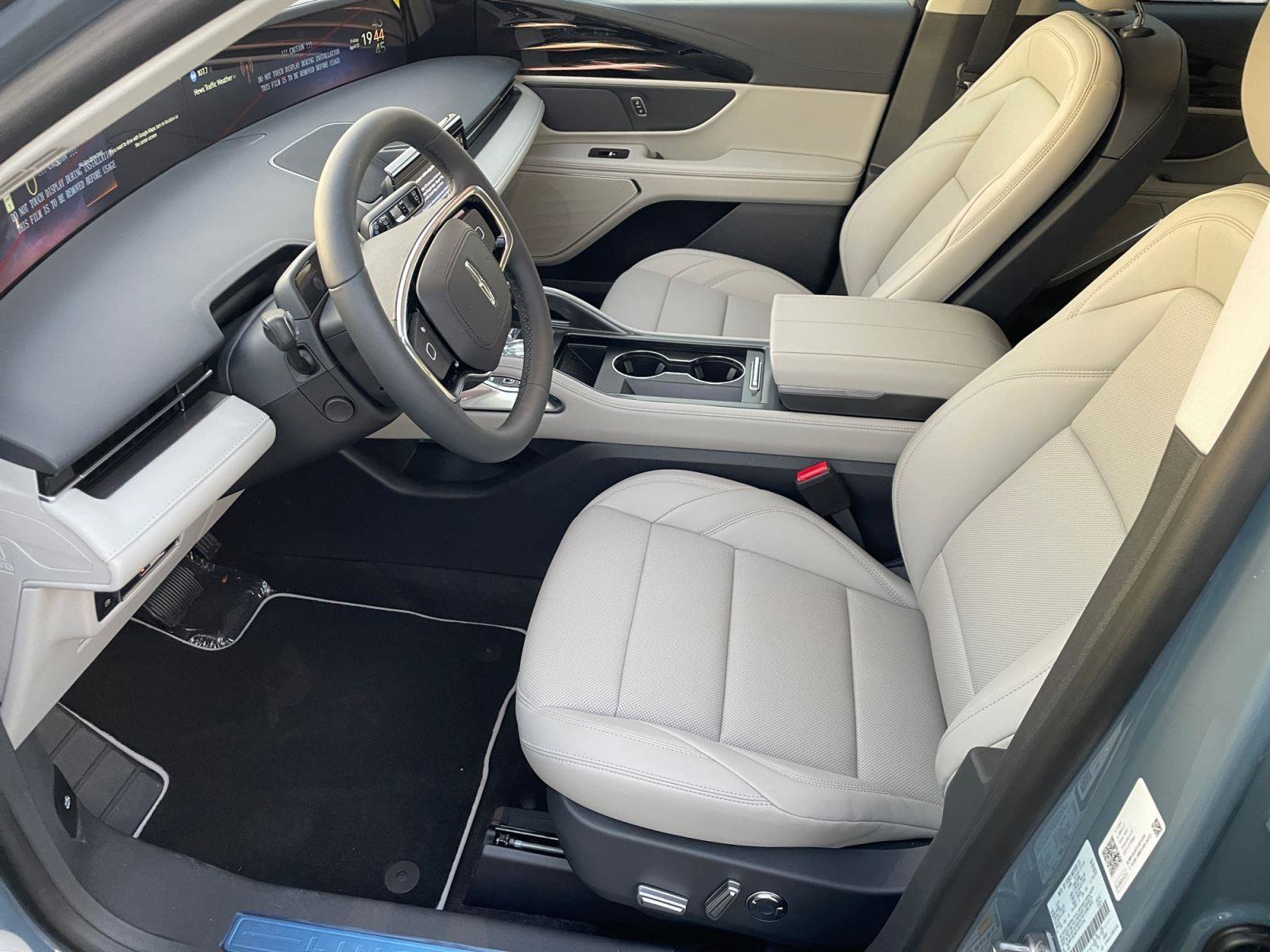 New 2026 Lincoln Nautilus Premier AWD/4WD image 9