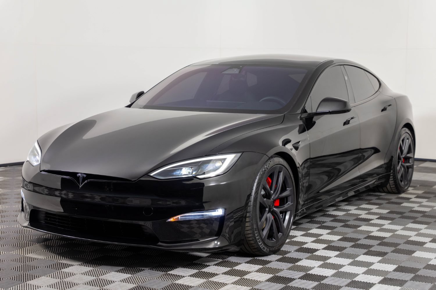 Used 2023 Tesla Model S Plaid AWD/4WD image 2