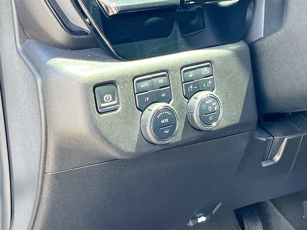 Used 2025 Chevrolet Silverado 2500 ZR2 w/ ZR2 Bison Edition AWD/4WD image 10