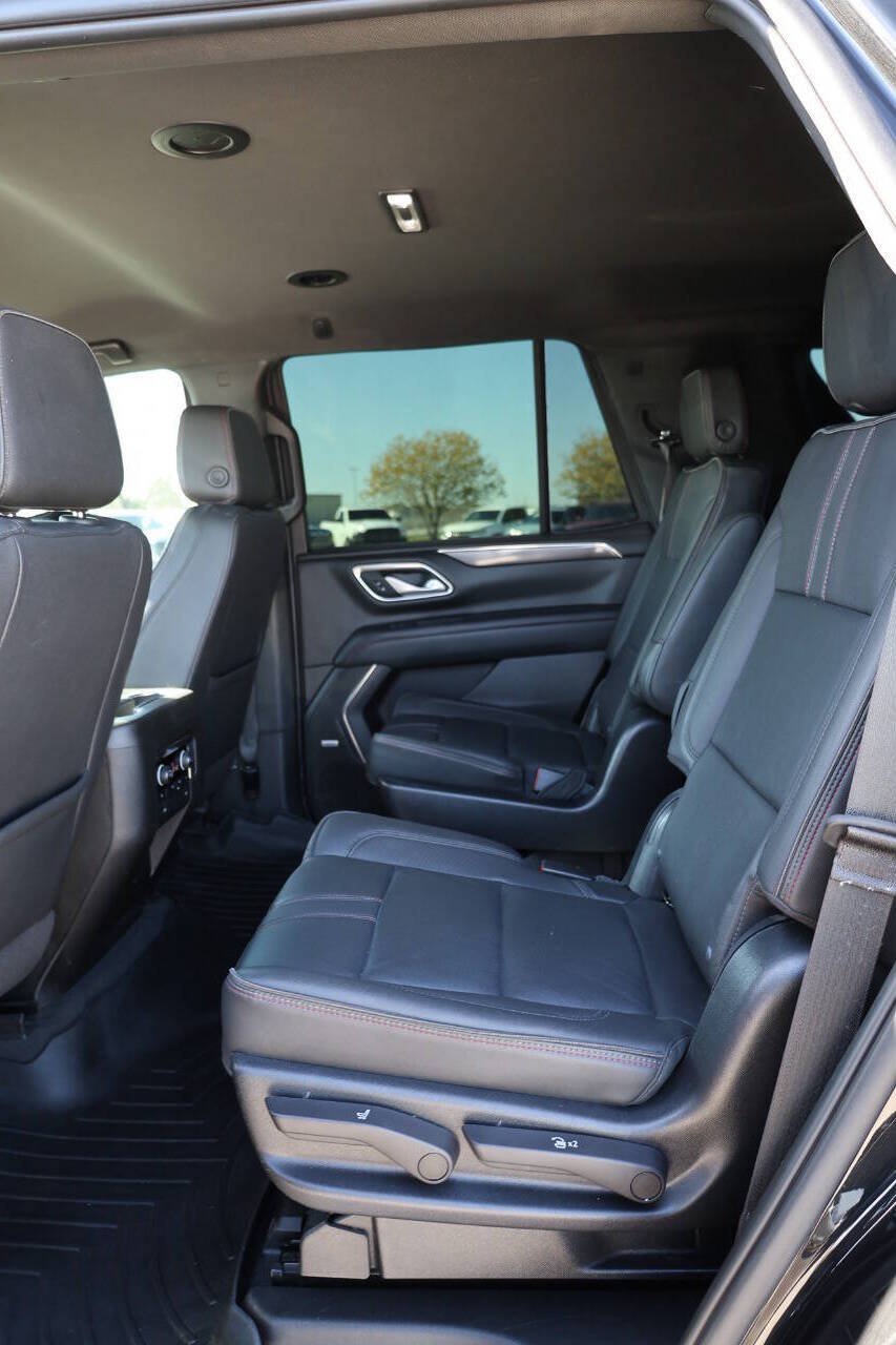 Used 2022 Chevrolet Tahoe RST w/ Luxury Package AWD/4WD image 17