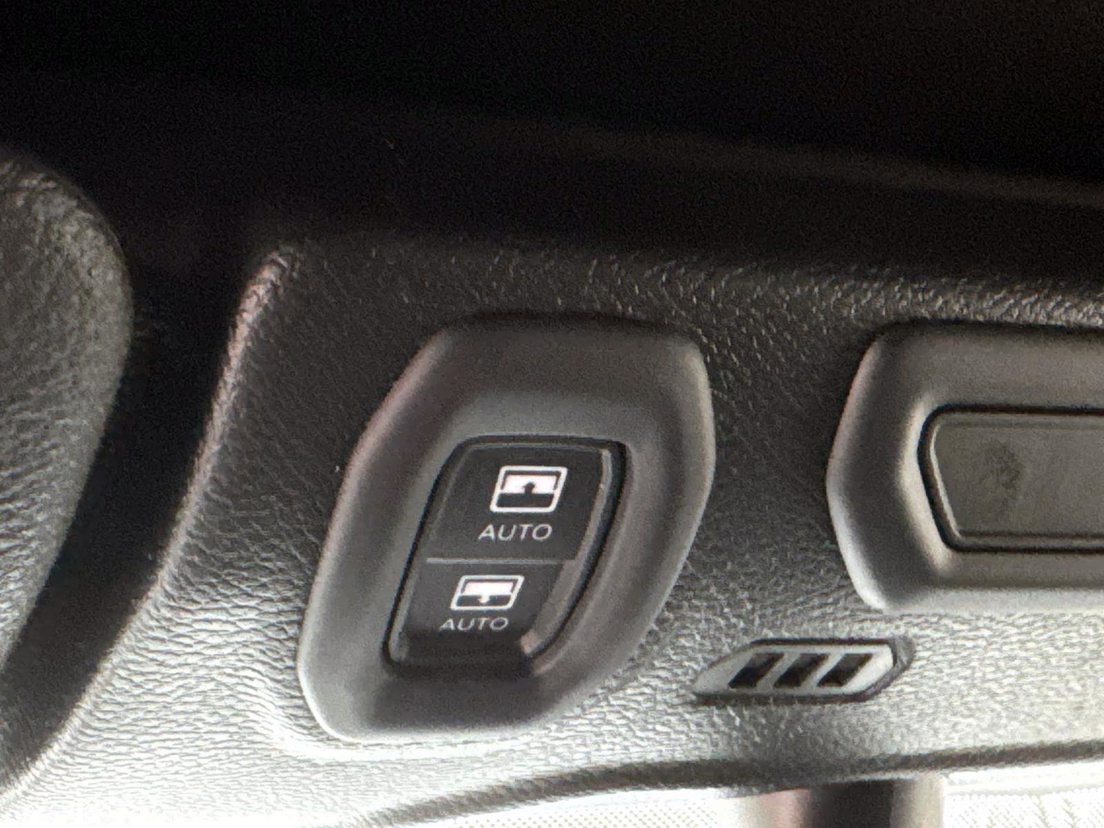 Used 2023 Jeep Wrangler Unlimited Sahara w/ Cold Weather Group image 23