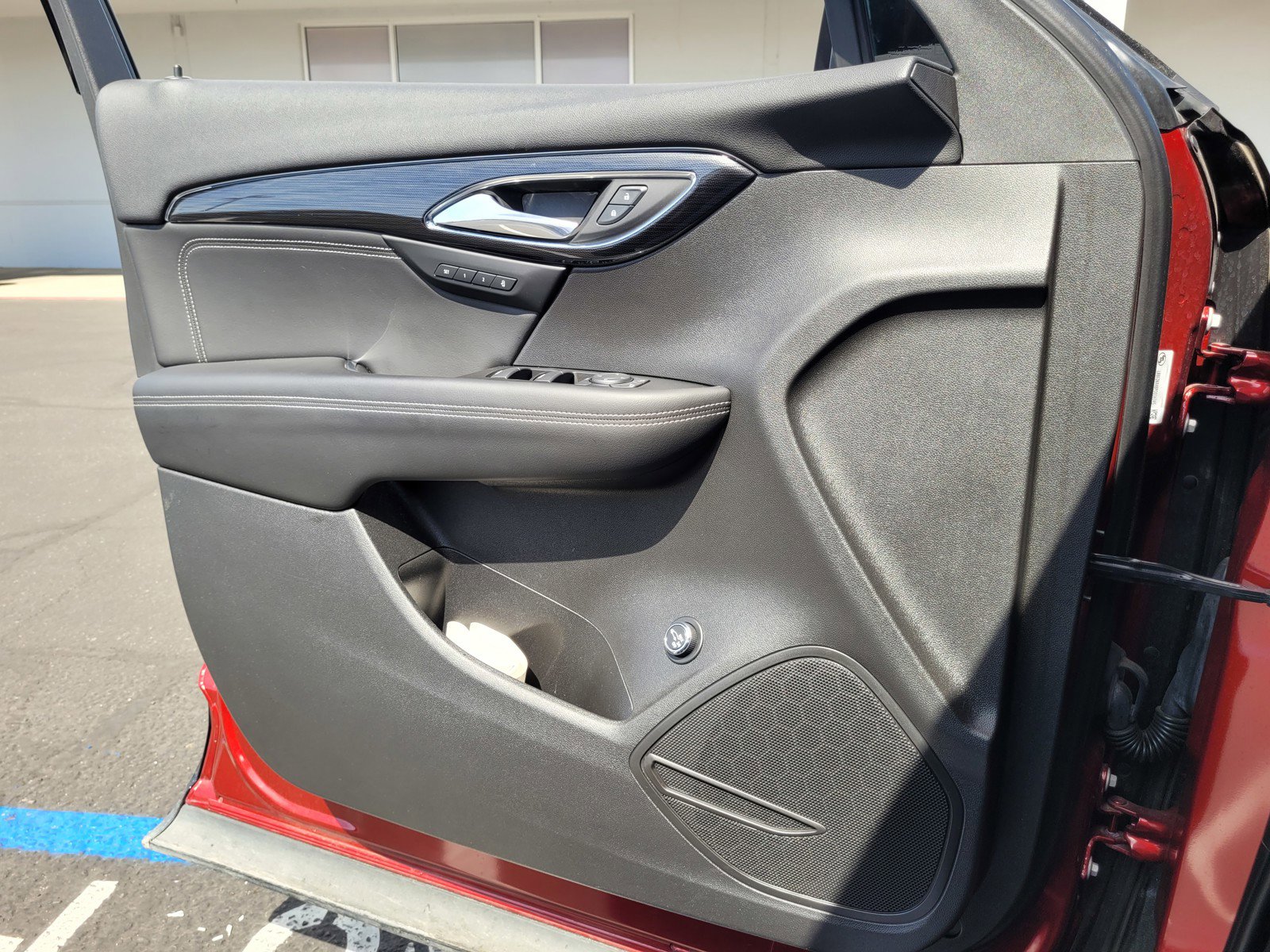 Used 2023 Buick Envision Essence w/ Sport Touring Package FWD image 25