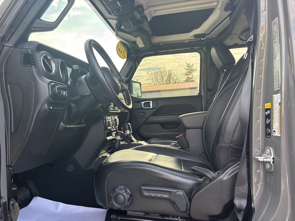 Used 2022 Jeep Wrangler Unlimited Sahara w/ Cold Weather Group image 20