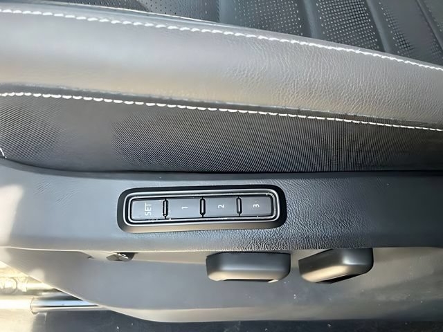 Used 2020 Volkswagen Atlas Cross Sport SEL Premium AWD/4WD image 28
