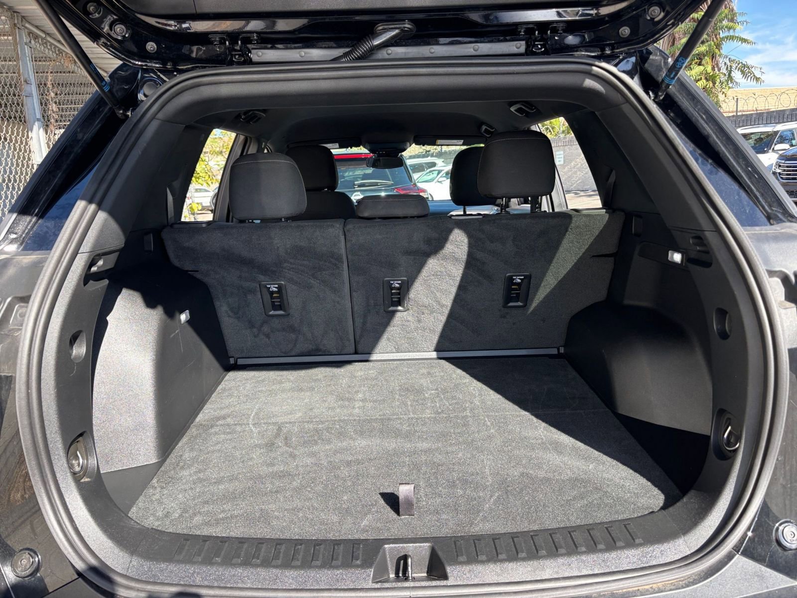 Used 2025 Chevrolet Equinox LT AWD/4WD image 31