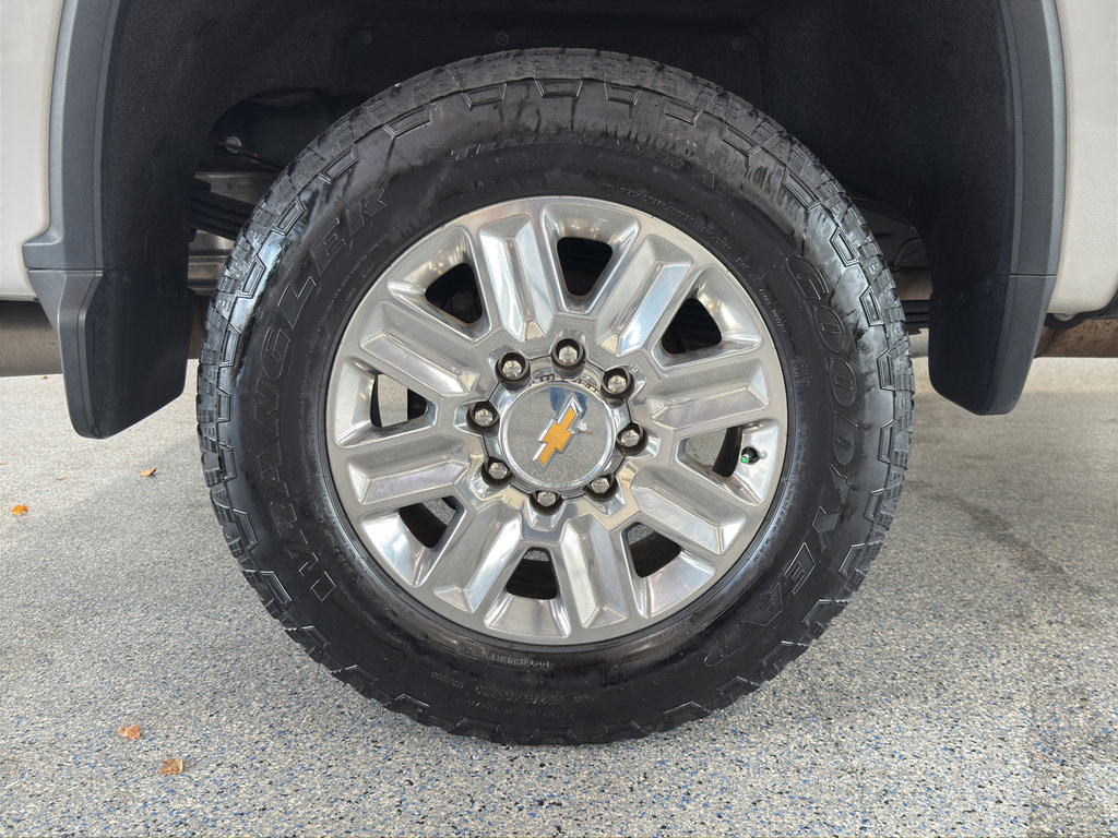 Used 2024 Chevrolet Silverado 2500 High Country w/ Technology Package image 37