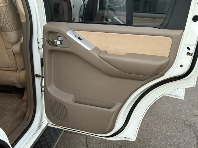 Used 2011 Nissan Pathfinder SV image 28