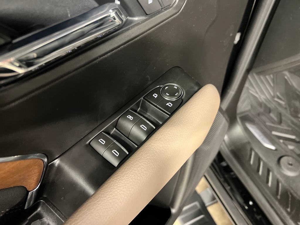 New 2026 GMC Canyon Denali w/ LPO, Denali Black Edition AWD/4WD image 16