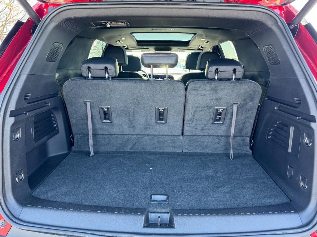 Used 2024 Chevrolet Traverse Z71 image 6