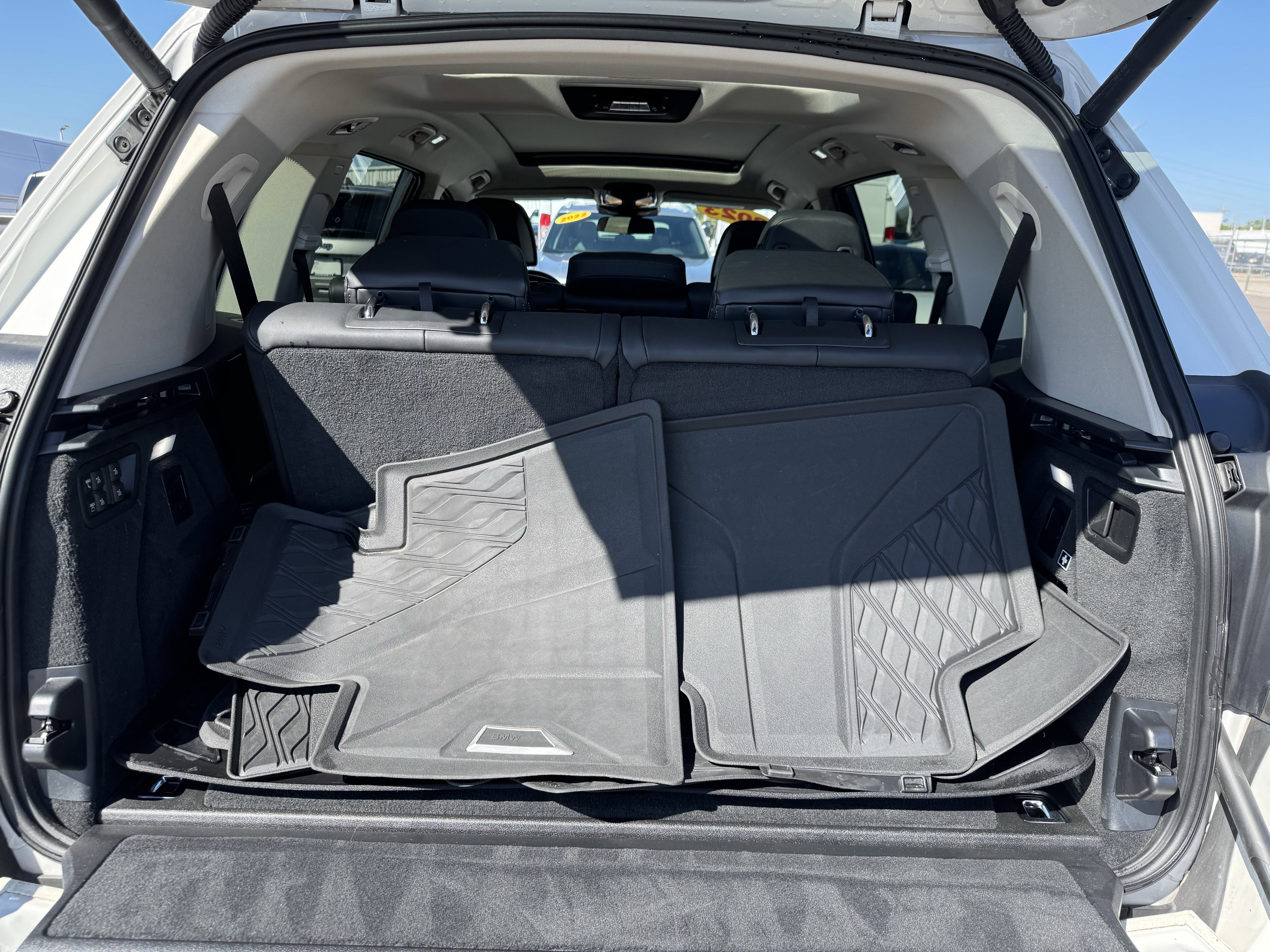 Used 2023 BMW X7 xDrive40i w/ Executive Package image 8