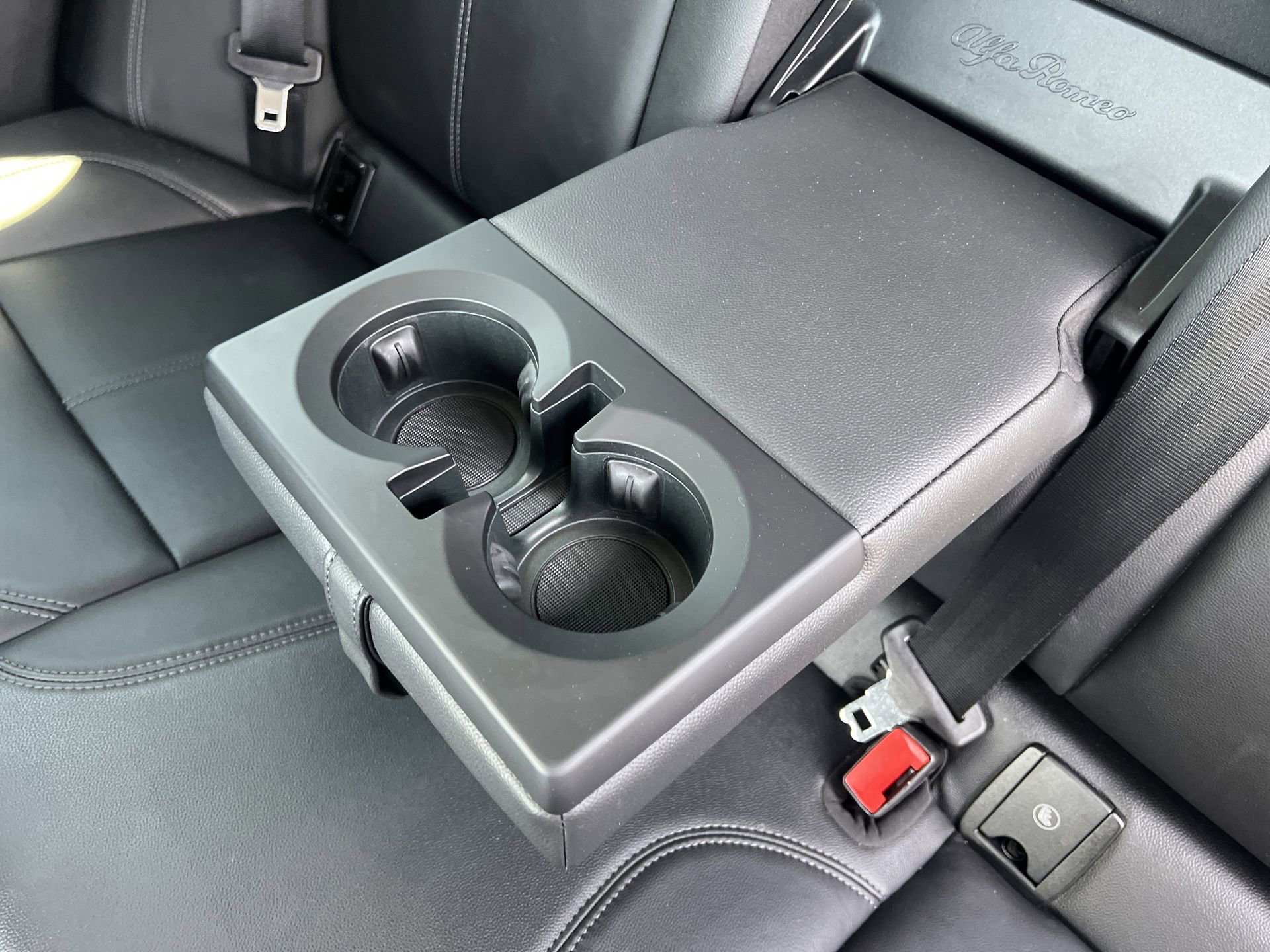 Used 2023 Alfa Romeo Stelvio Ti image 24