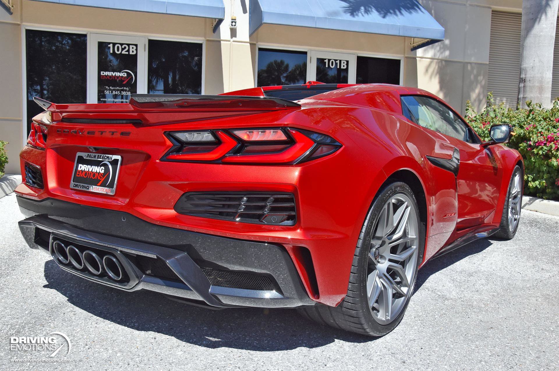 Used 2025 Chevrolet Corvette Z06 w/ Stealth Interior Trim Package RWD image 21