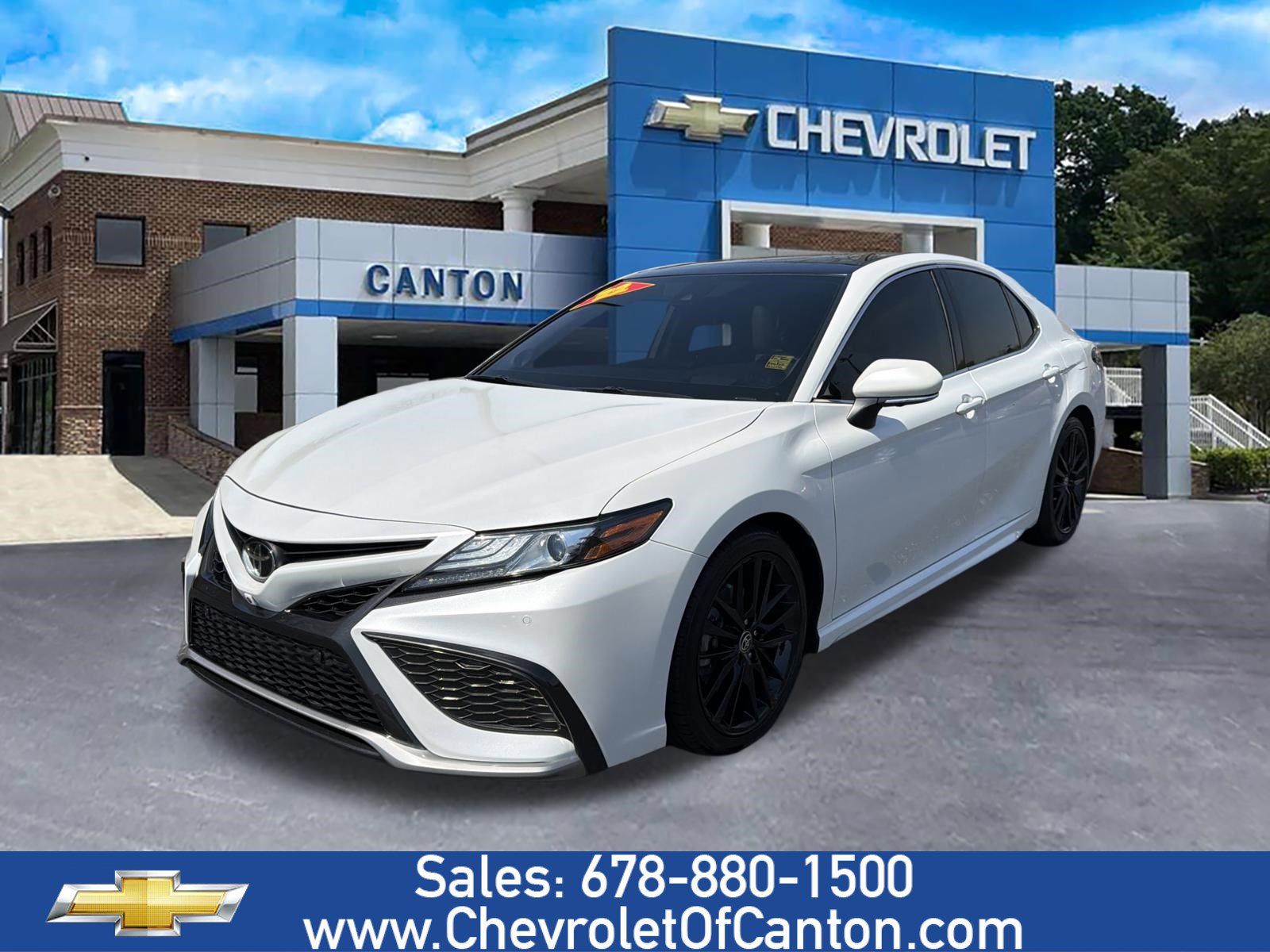 Used 2022 Toyota Camry XSE w/ Navigation Package image 1