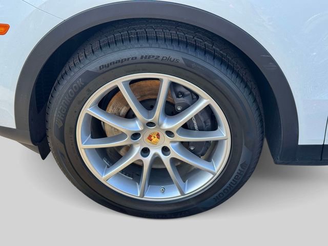 Used 2024 Porsche Cayenne Coupe image 10