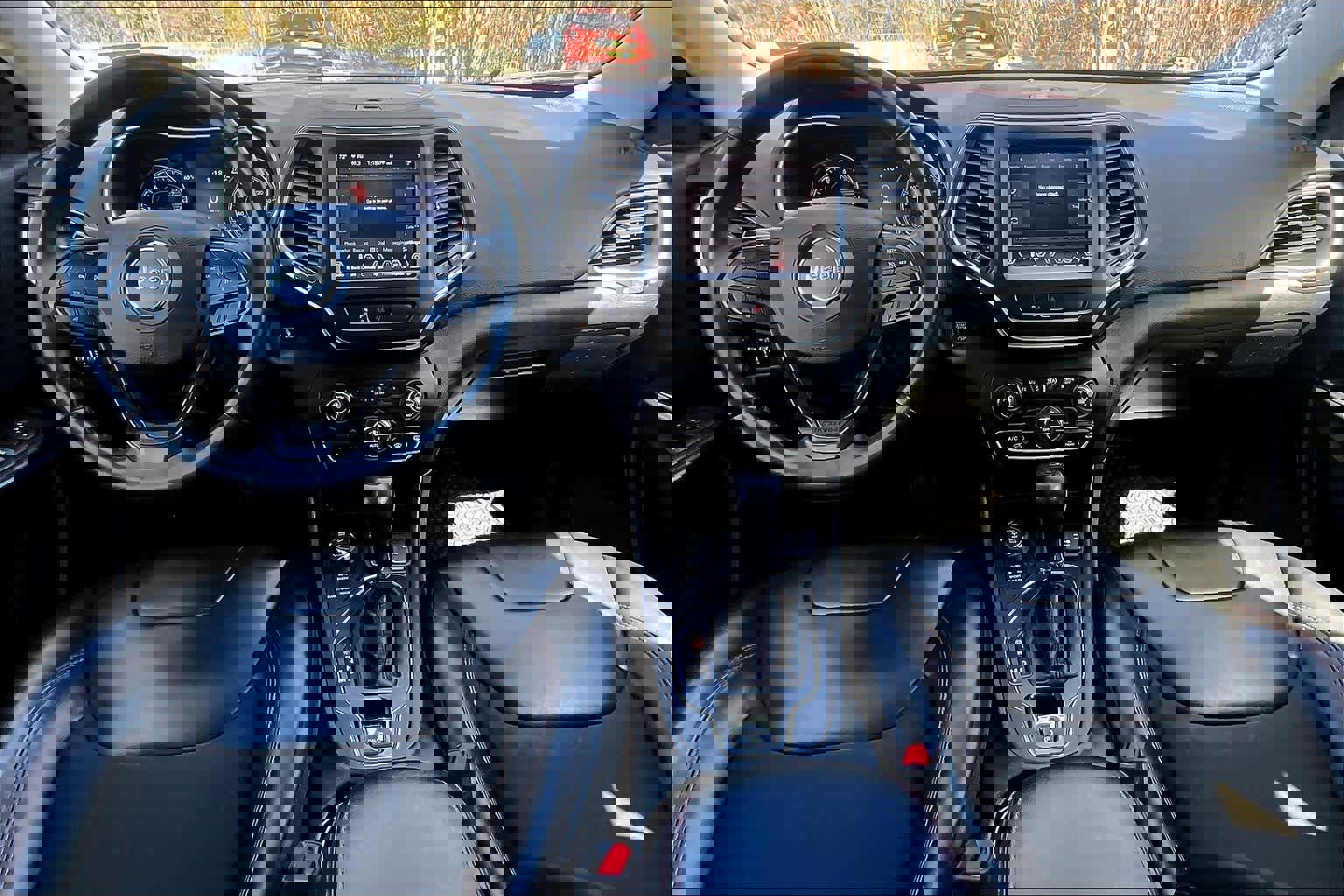 Used 2019 Jeep Cherokee Trailhawk AWD/4WD image 16