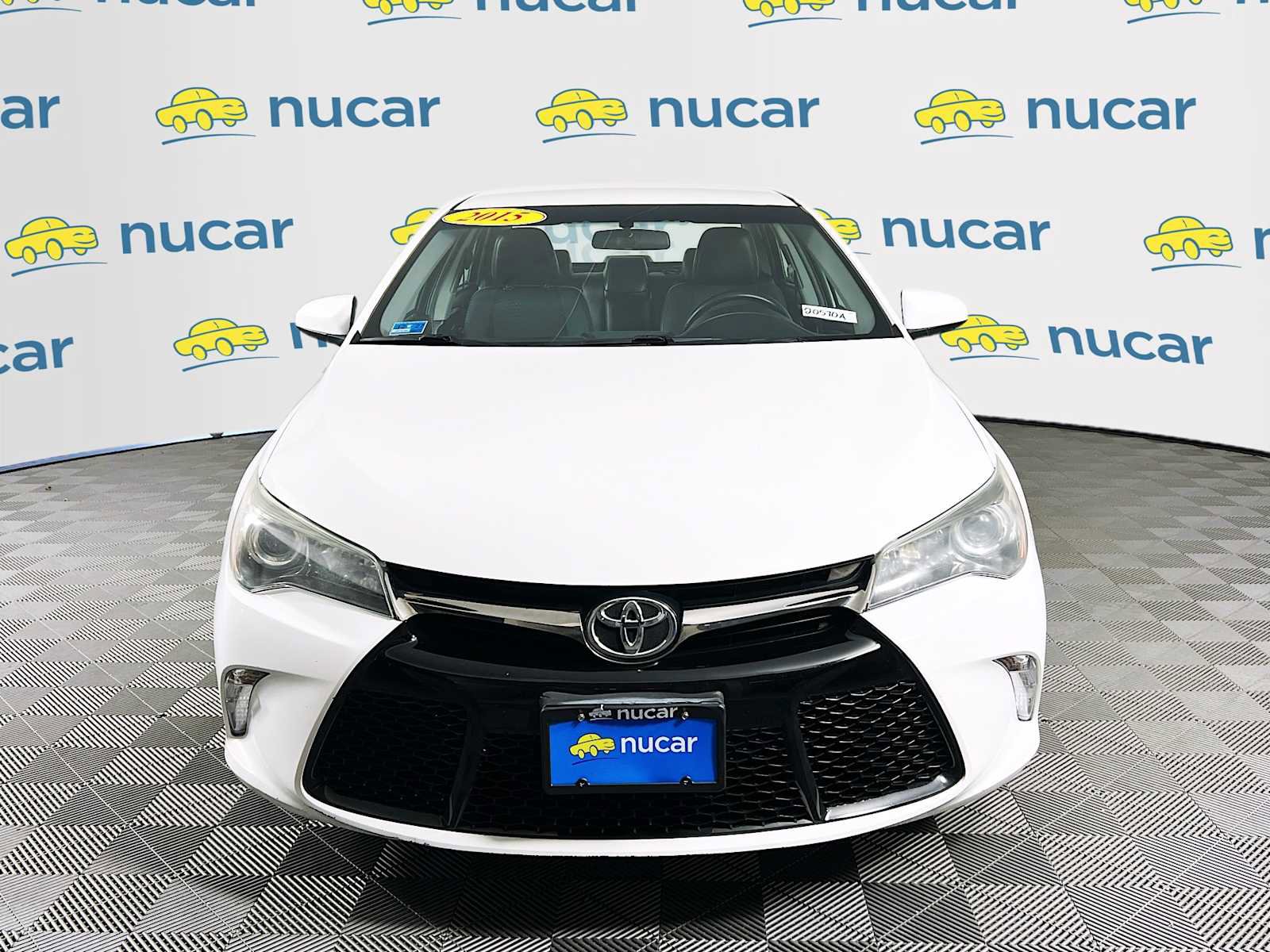 Used 2015 Toyota Camry SE image 2