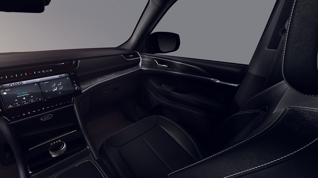 New 2026 Jeep Grand Cherokee Altitude AWD/4WD image 7