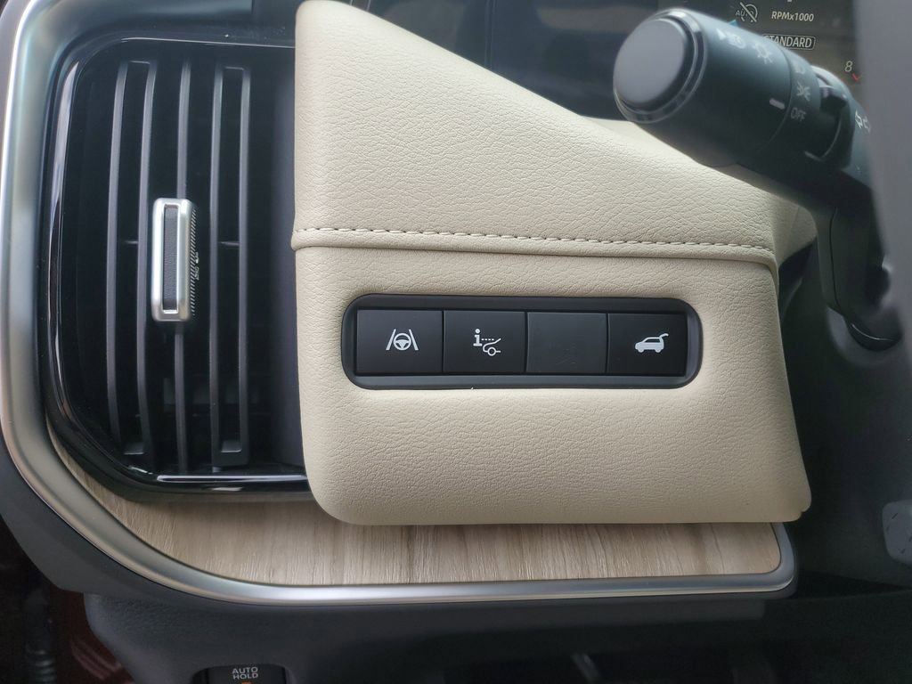 New 2025 Nissan Armada Platinum Reserve image 15