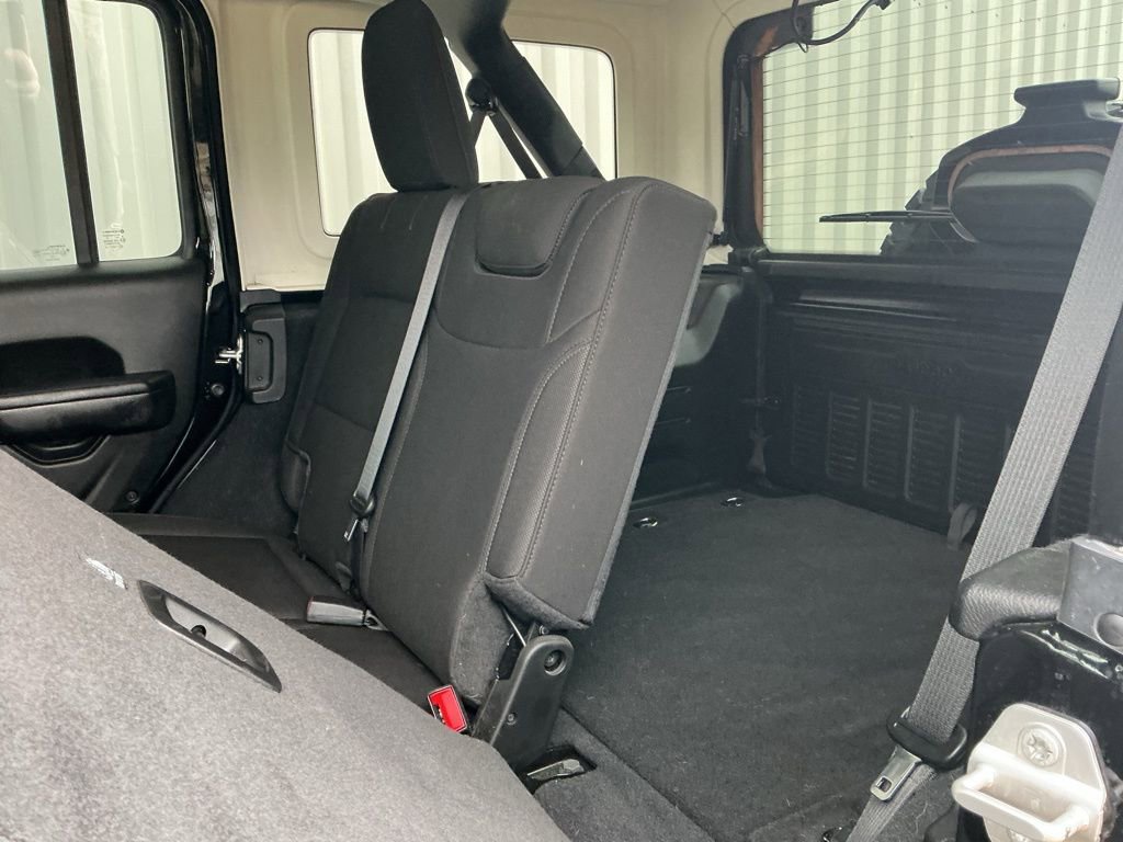 Used 2023 Jeep Wrangler Unlimited Sport AWD/4WD image 18