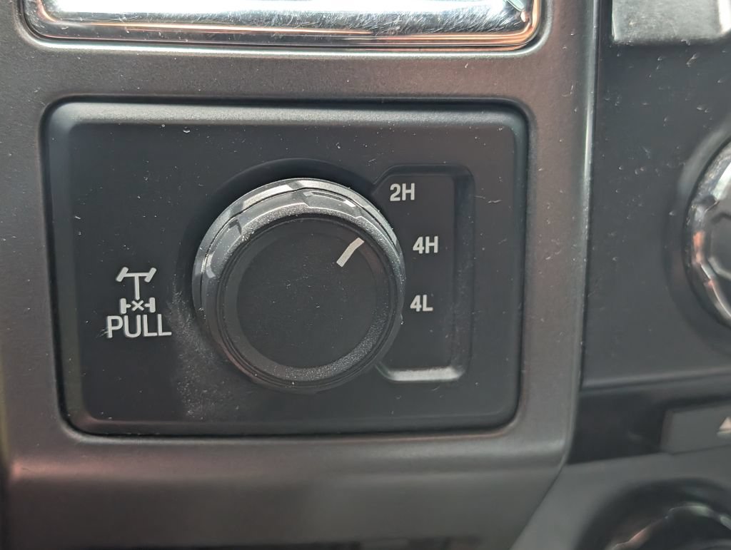 Used 2017 Ford F250 XLT w/ XLT Premium Package AWD/4WD image 16
