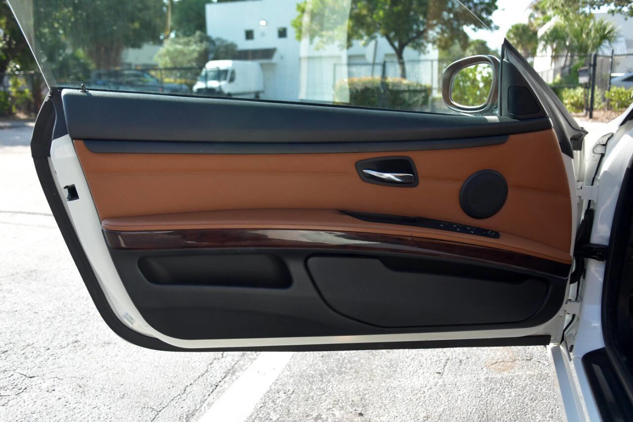 Used 2012 BMW 328i Convertible image 13