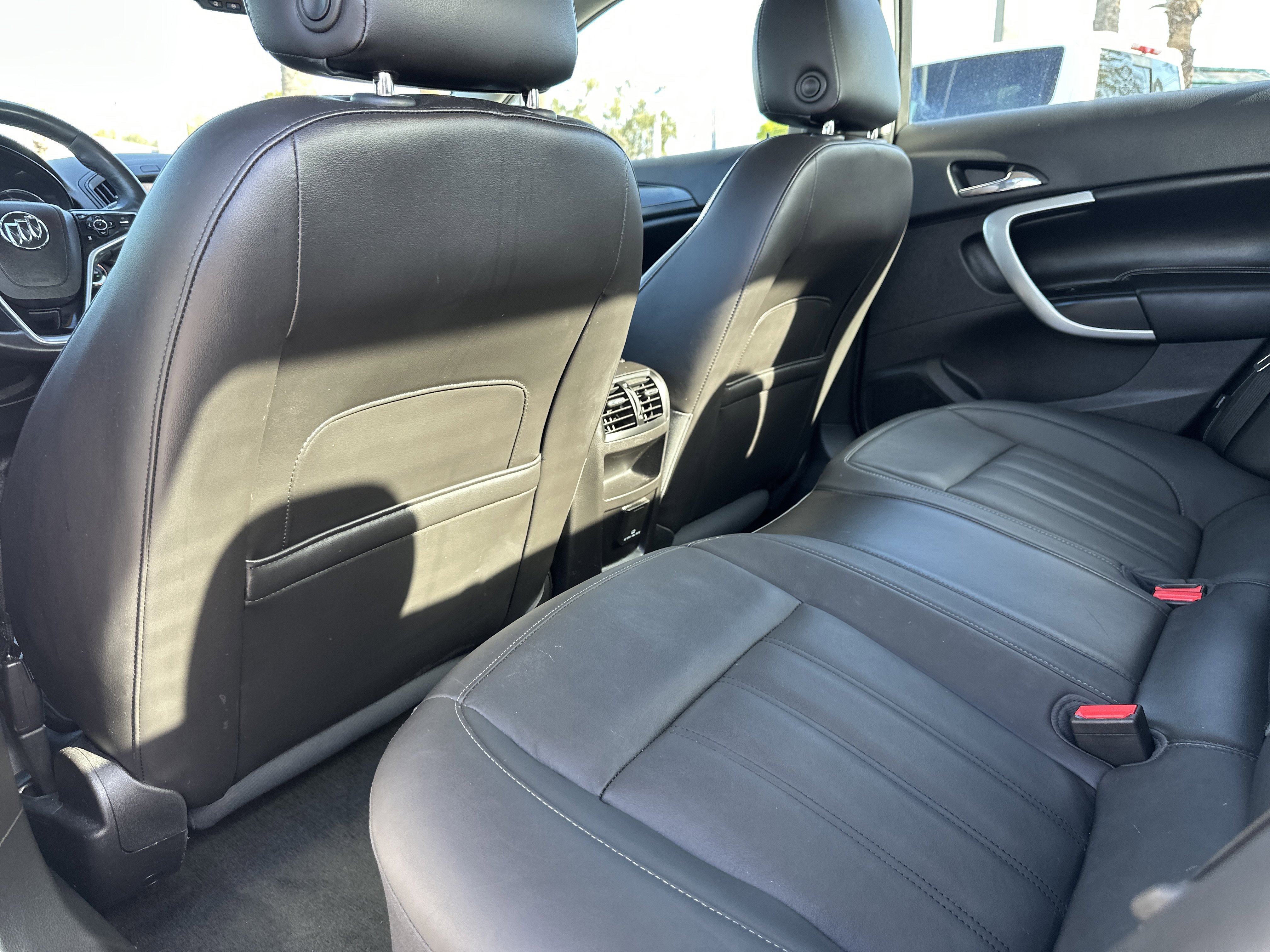 Used 2016 Buick Regal Premium image 16