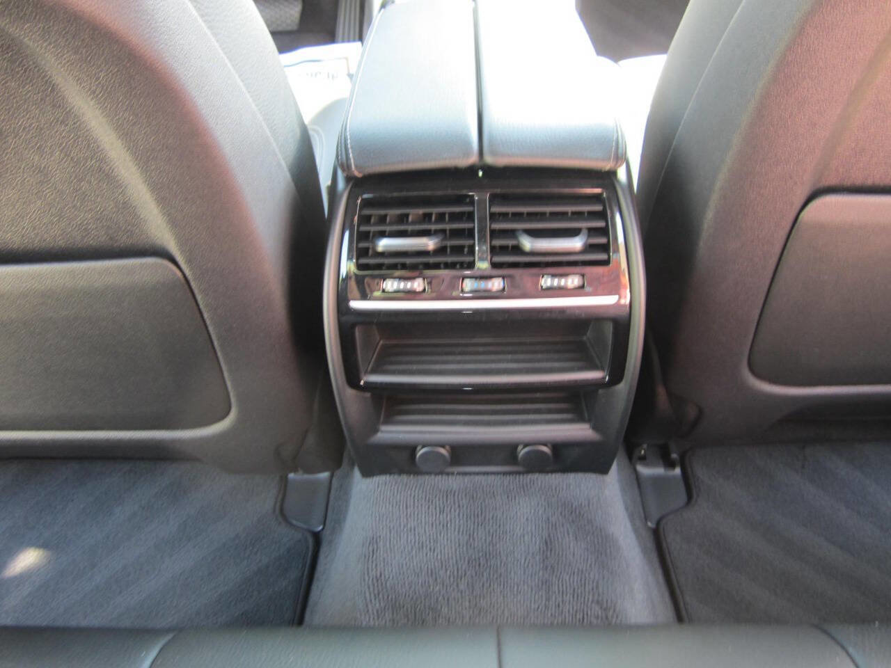 Used 2018 BMW 540i w/ Premium Package image 18