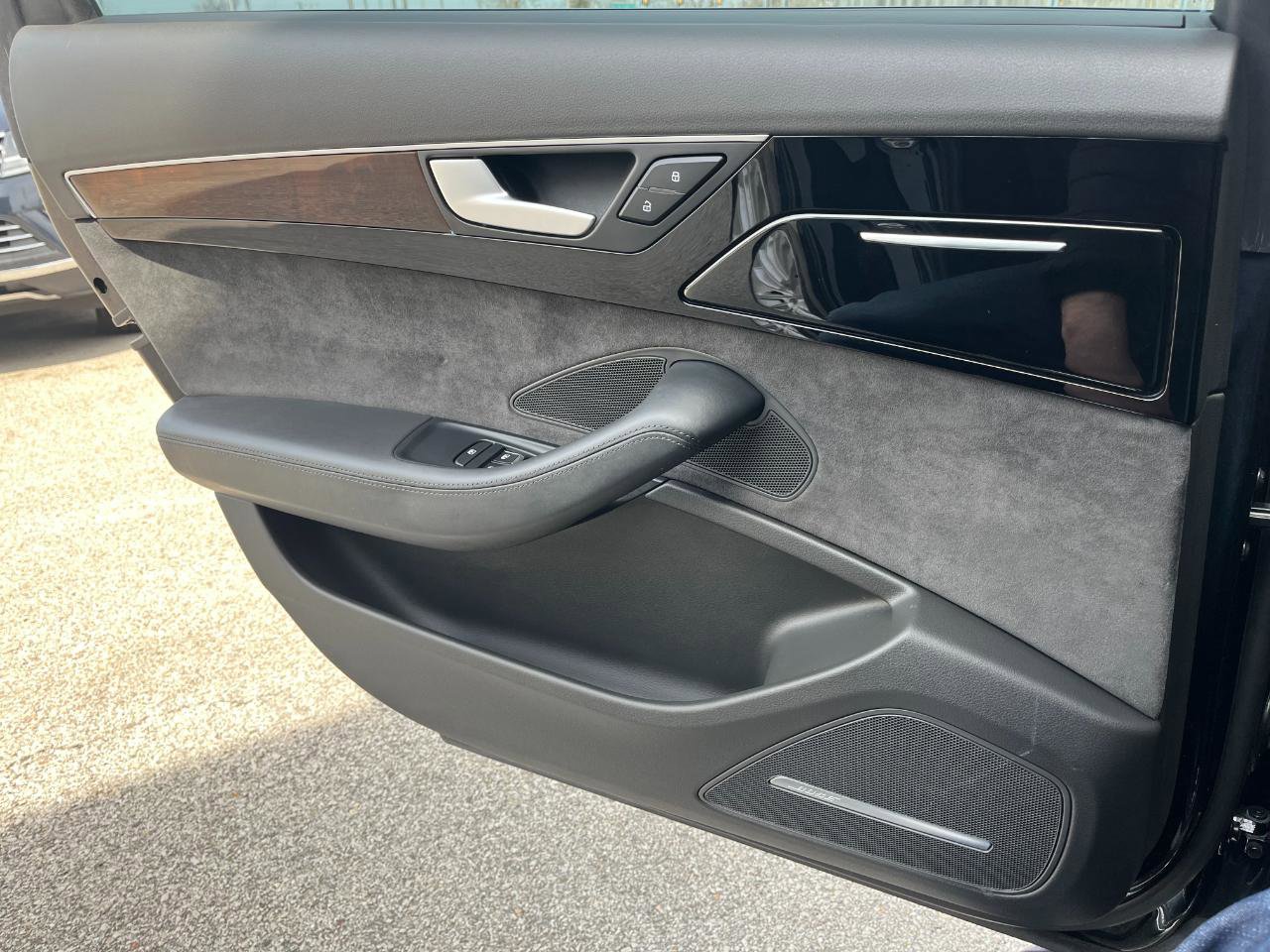 Used 2015 Audi A8 L TDI w/ Premium Package image 15