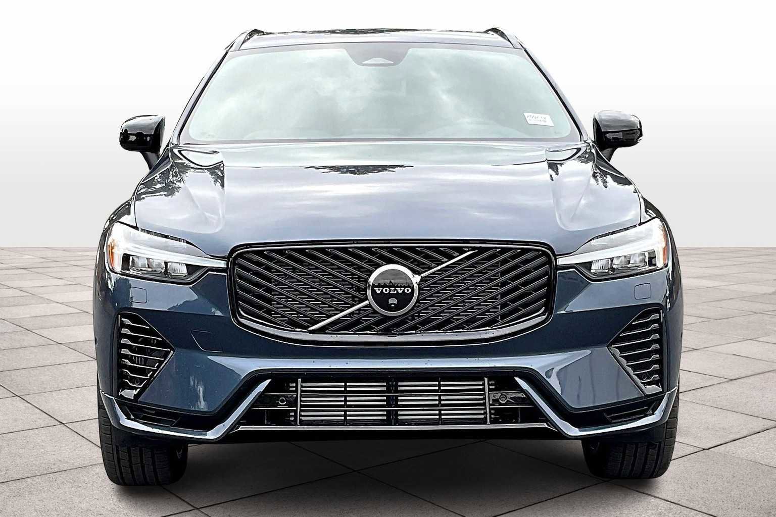 New 2026 Volvo XC60 T8 Plus w/ Protection Package Premier image 5