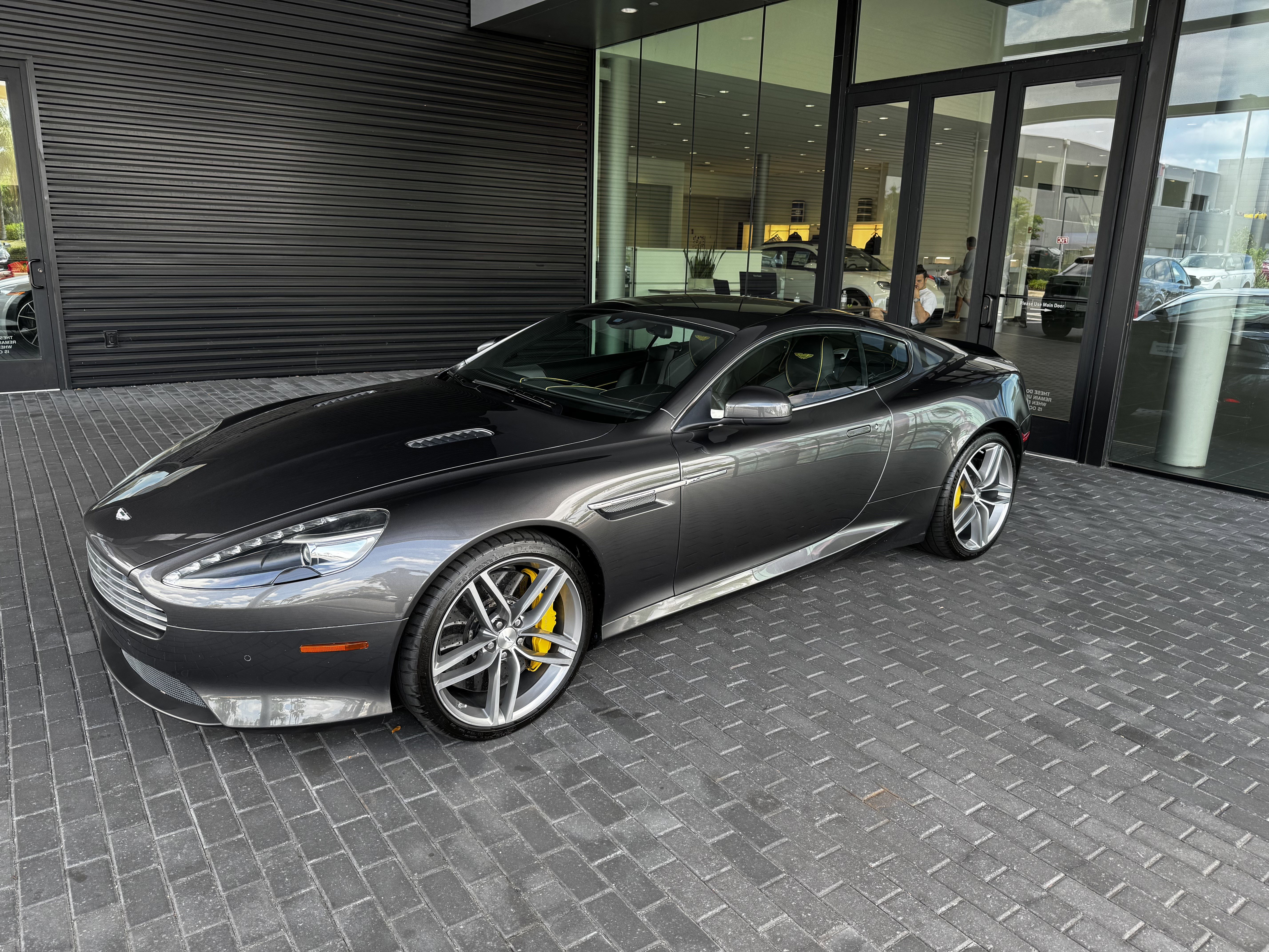 Used 2014 Aston Martin DB9 Coupe RWD video 1
